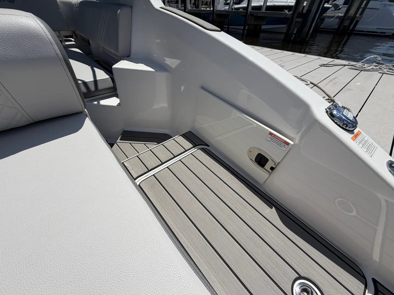 2025 Sea Ray 270 SDX OB 27.0 feet, Stuart, Florida #16