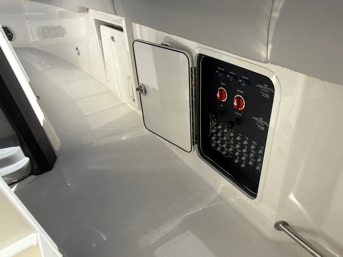 2027 Boston Whaler 330 Outrage 33.0 feet, Panama City, FL #21