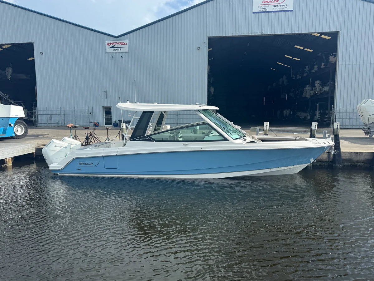 2027 Boston Whaler 330 Vantage 33.0 feet, Venice, Florida #2