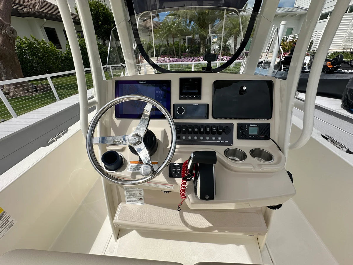 2024 Boston Whaler 250 DAUNTLESS 25.0 feet, Naples, Florida #26