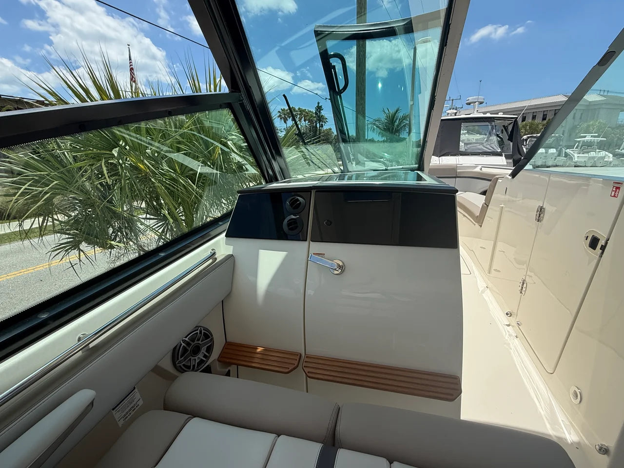 2025 Boston Whaler 330 Vantage 33.0 feet, Sarasota, FL #14