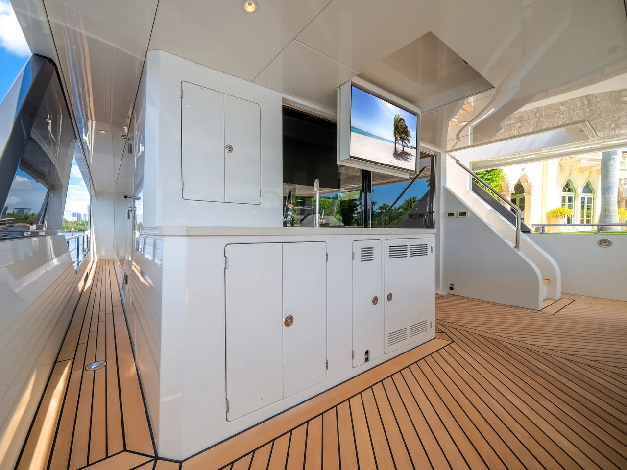 2025 Ocean Alexander 27R 88.0 feet, Fort Lauderdale, FL #15