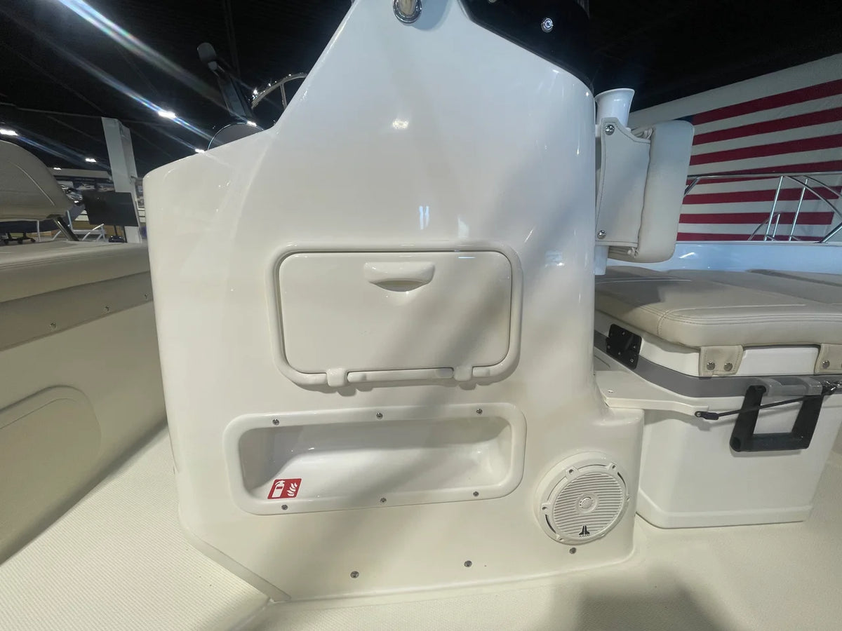2027 Boston Whaler 170 Montauk 17.0 feet, Danvers, Massachusetts #9
