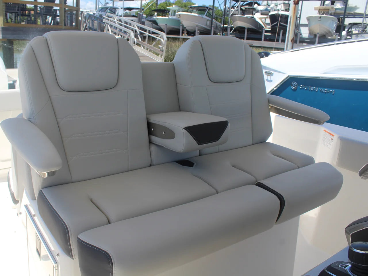 2026 Boston Whaler 330 Outrage 33.0 feet, Wrightsville Beach, North Carolina #22
