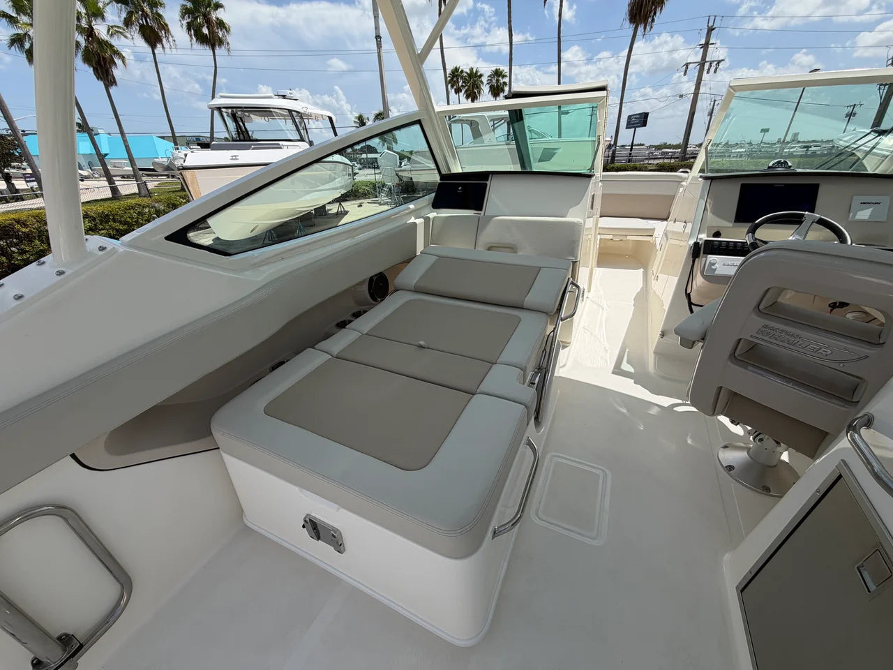 2027 Boston Whaler 280 Vantage 28.0 feet, Stuart, Florida #25