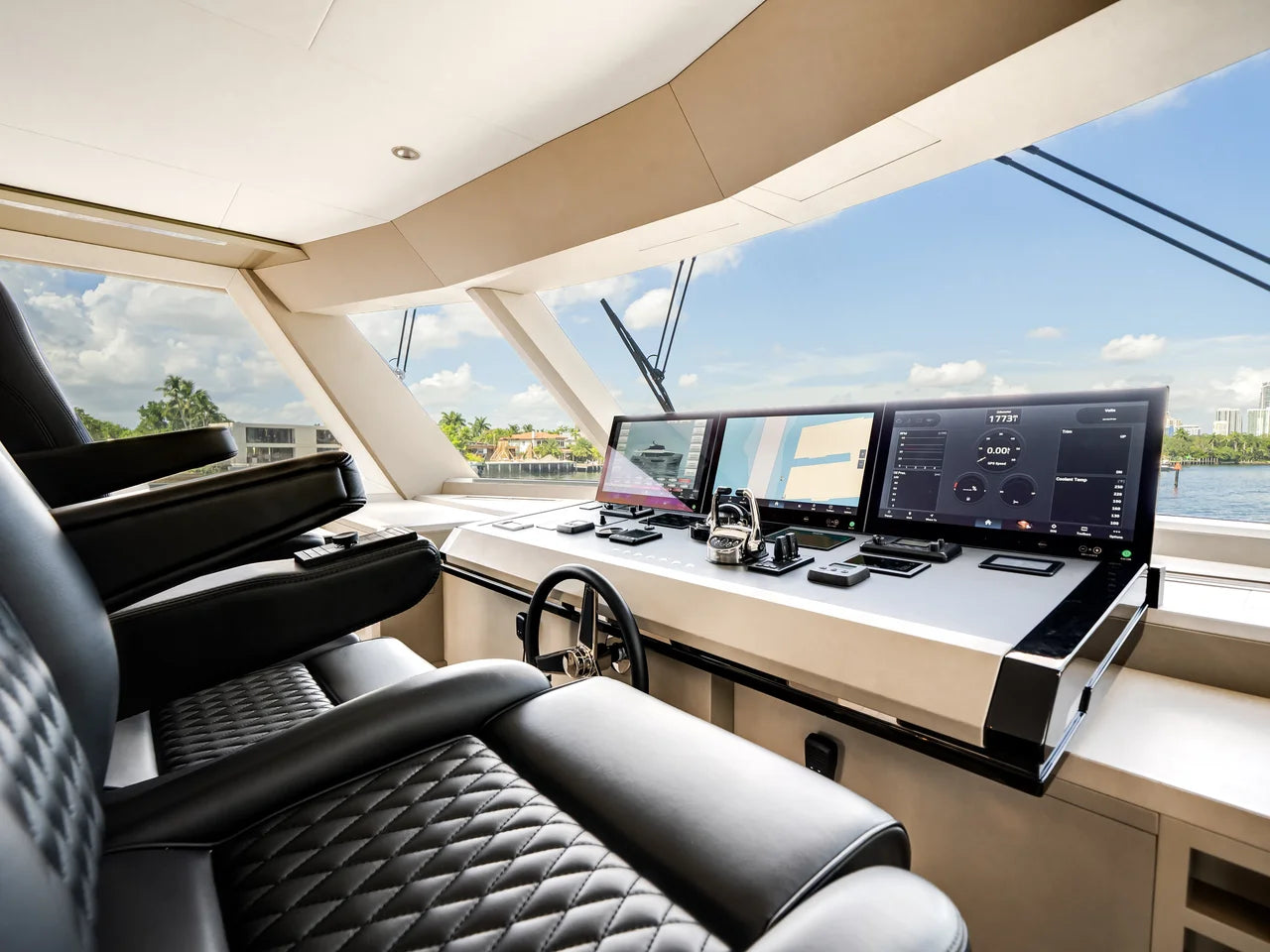 2025 Ocean Alexander 27R 88.0 feet, Fort Lauderdale, FL #85
