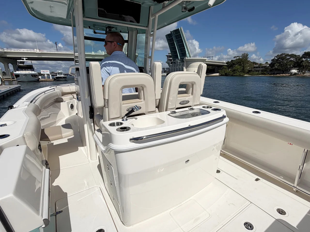 2026 Boston Whaler 280 Outrage 28.0 feet, Jupiter, Florida #10