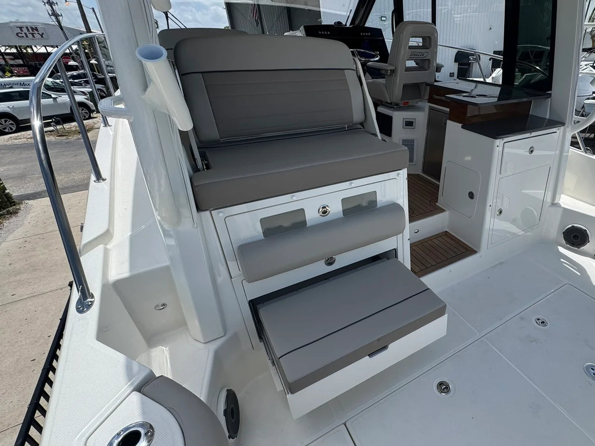 2025 Boston Whaler 365 Conquest 36.0 feet, Naples, Florida #16