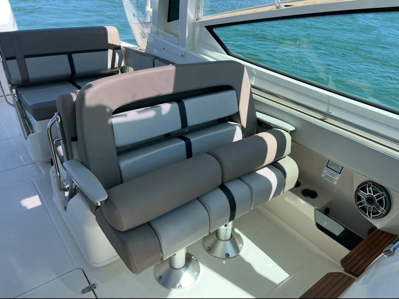 2026 Boston Whaler 330 Vantage 33.0 feet, Wrightsville Beach, North Carolina #11