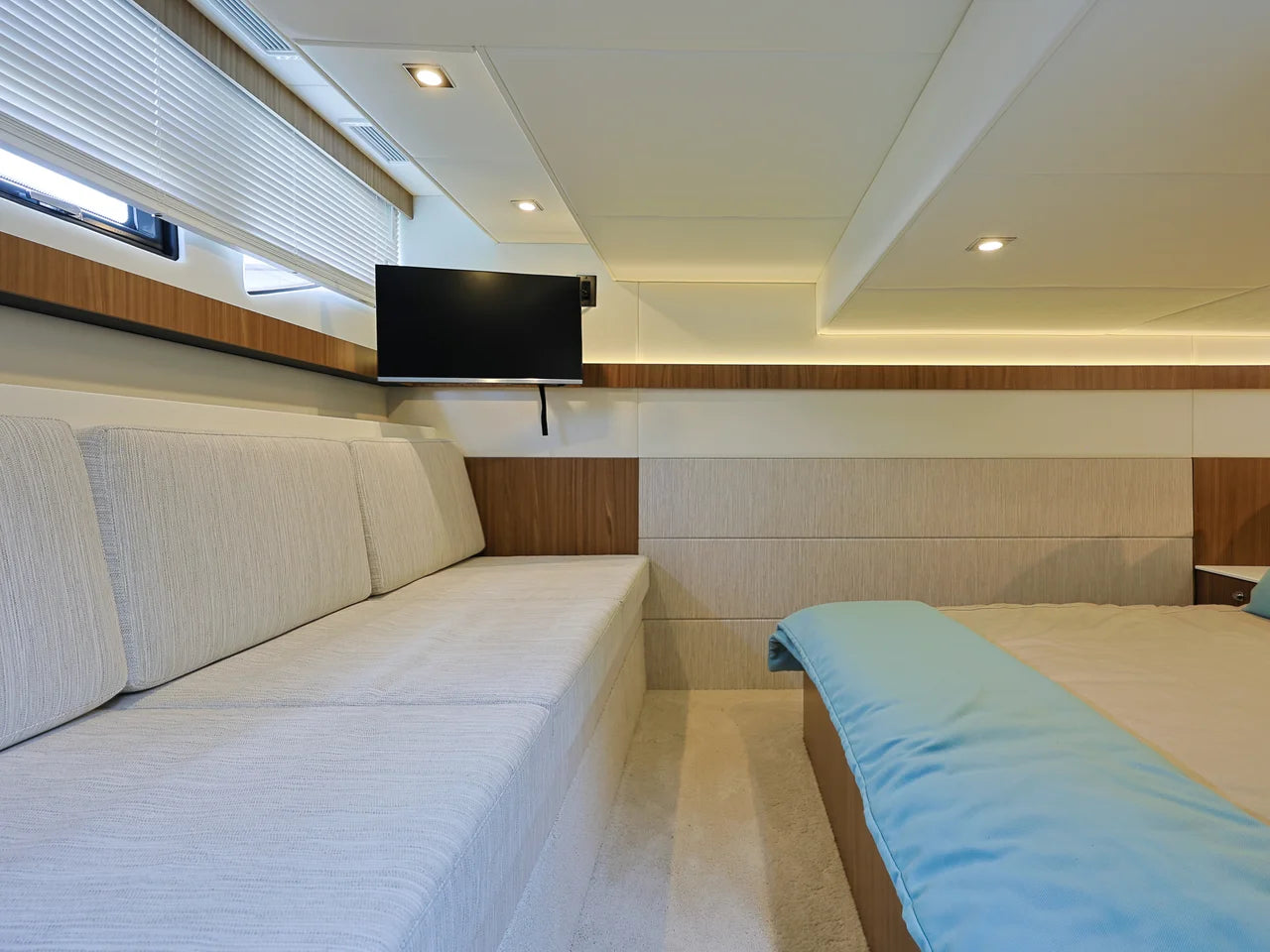 2026 Cruisers Yachts 42 Cantius 42.0 feet, Seabrook, TX #39