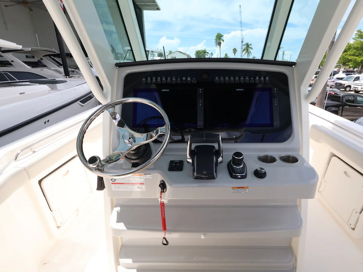 2026 Boston Whaler 330 Outrage 33.0 feet, Naples, Florida #23
