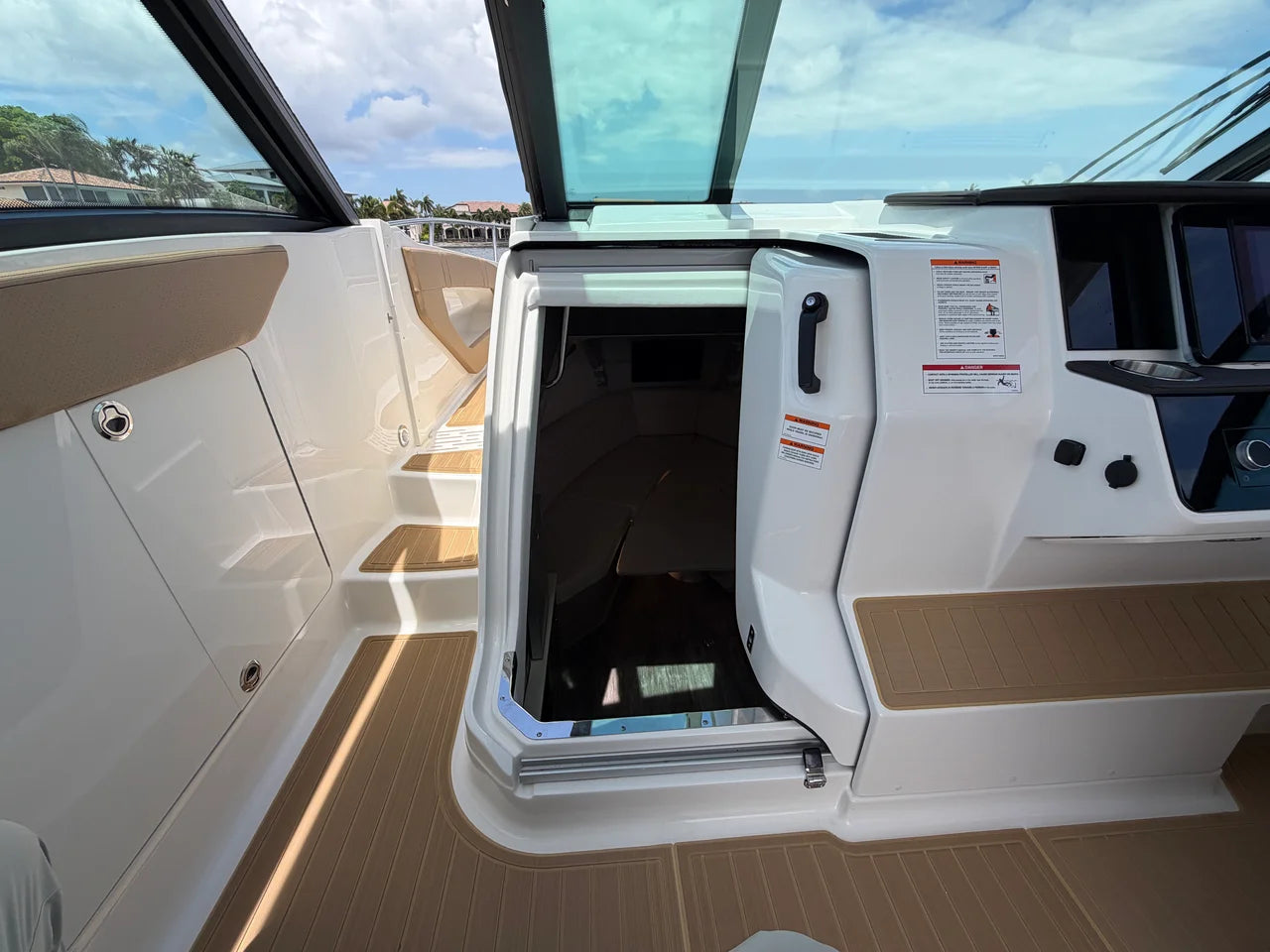 2026 Sea Ray Sundancer 320 Outboard 32.0 feet, Miami, FL #52