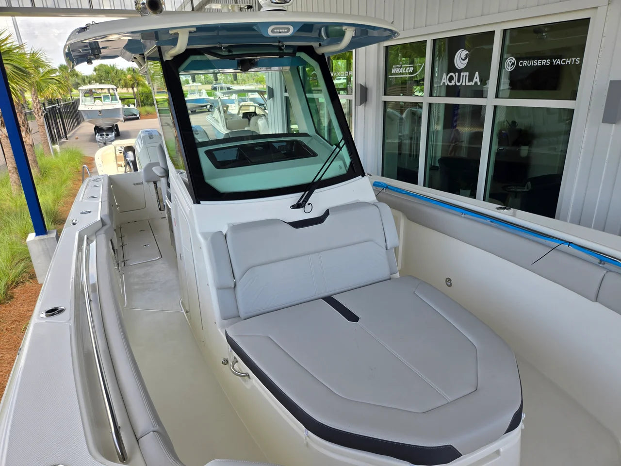 2027 Boston Whaler 330 Outrage 33.0 feet, Charleston, SC #19