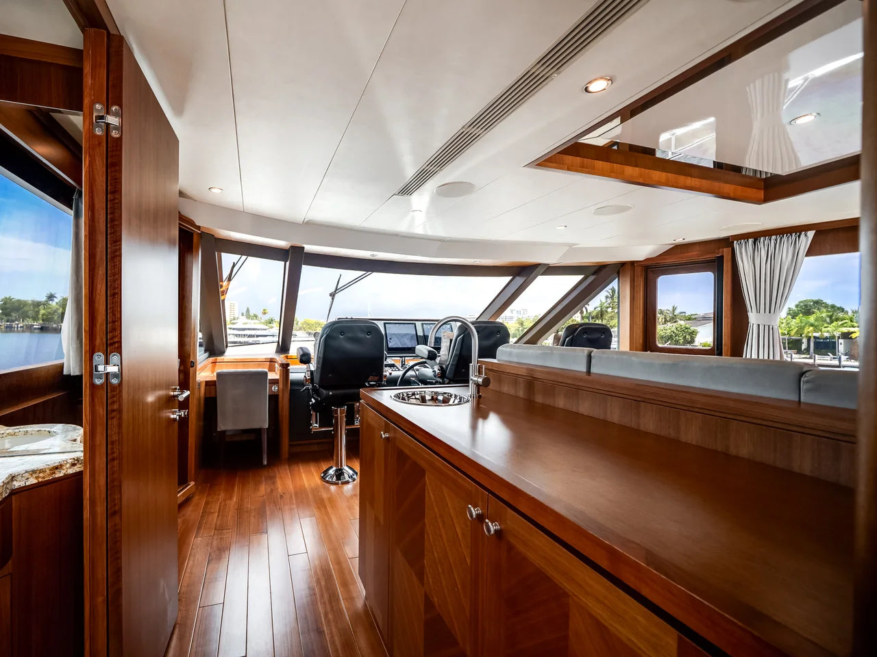 2016 Ocean Alexander 90 SKY LOUNGE 90.0 feet, Ft Lauderdale, FL #47