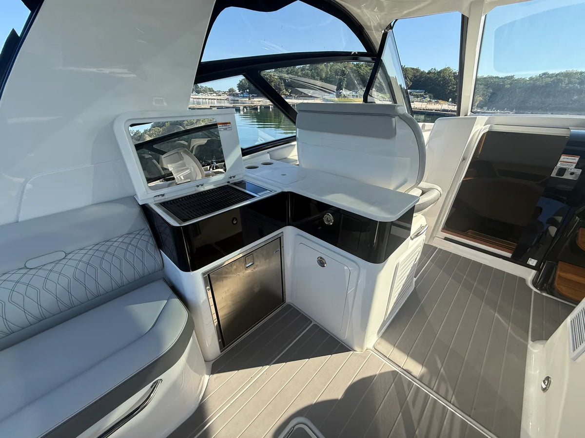 2022 Sea Ray 370 SUNDANCER OUTBOARD 37.0 feet, Cumming, GA #30