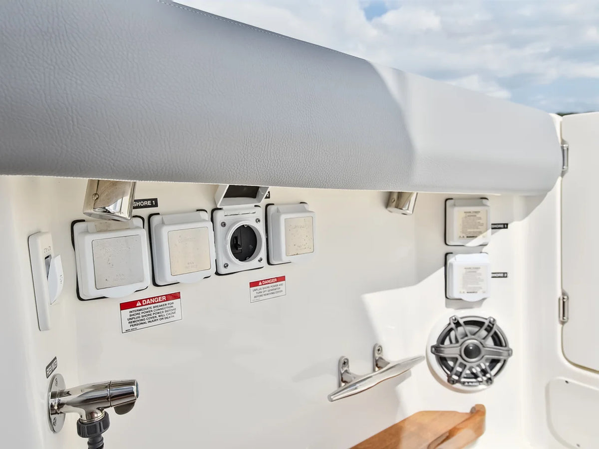 2025 Boston Whaler 350 REALM 35.0 feet, Stuart, Florida #57