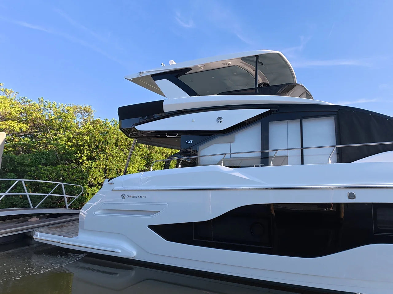 2026 Cruisers Yachts 50 FLY 50.0 feet, Clearwater, Florida #5