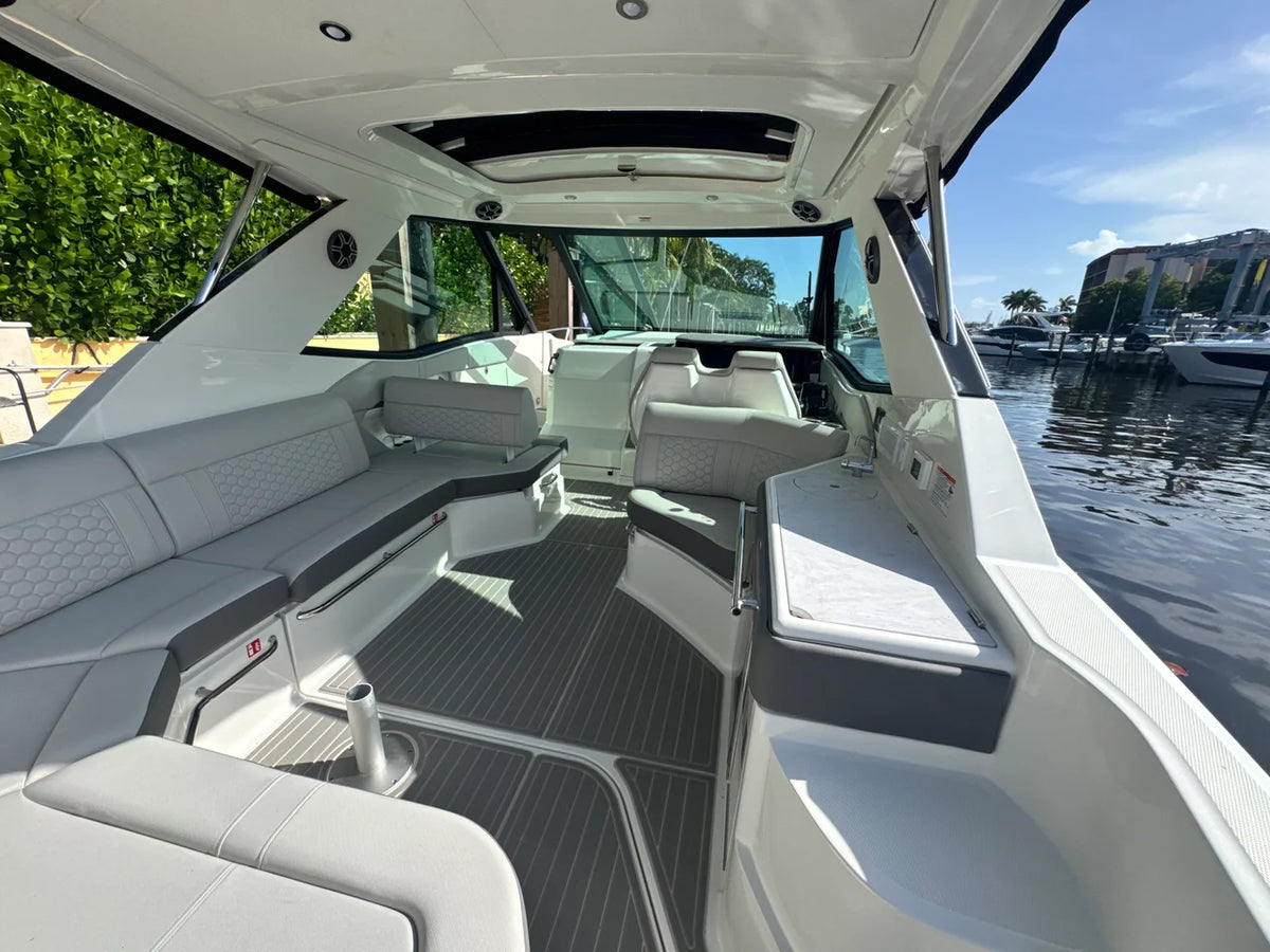 2027 Sea Ray Sundancer 320 Outboard 32.0 feet, Pompano Beach, Florida #17