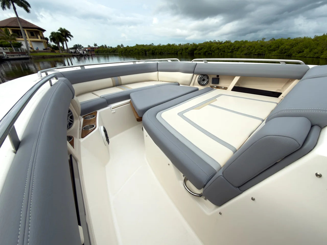 2026 Boston Whaler 350 Realm 35.0 feet, Fort Myers, FL #24