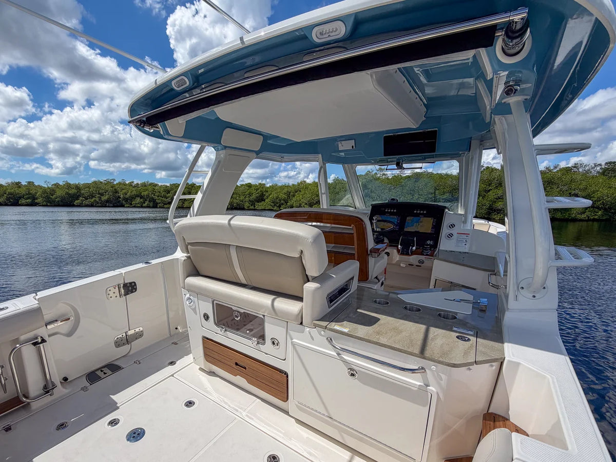 2027 Boston Whaler 350 Realm 35.0 feet, Fort Myers, FL #10