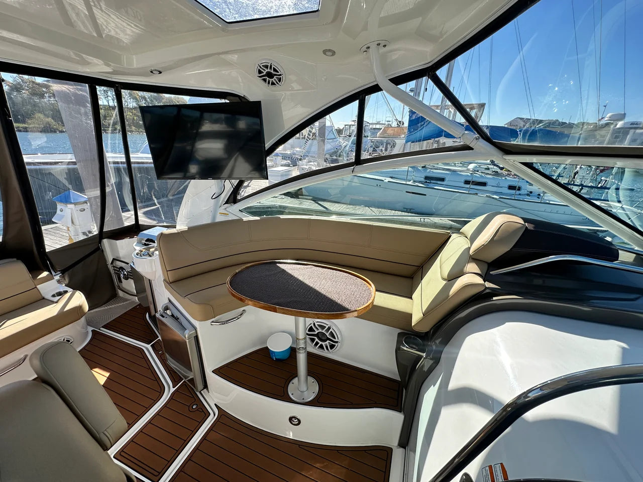 2014 Cruisers Yachts 380 EXPRESS 38.0 feet, Danvers, Massachusetts #11