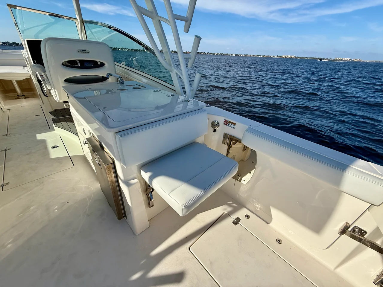 2022 Cobia 330 DUAL CONSOLE 33.0 feet, Fort Myers, Florida #17