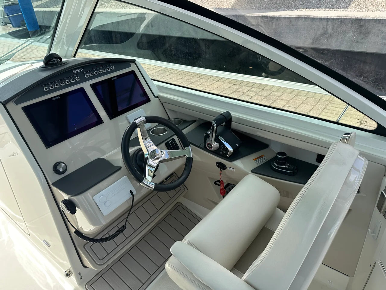 2023 Boston Whaler 320 VANTAGE 32.0 feet, Fort Myers, Florida #26