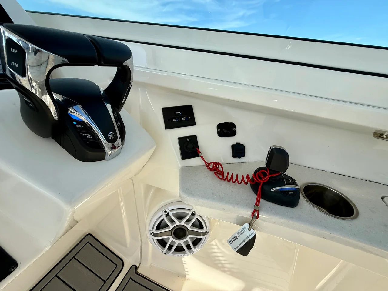 2022 Cobia 330 DUAL CONSOLE 33.0 feet, Fort Myers, Florida #45