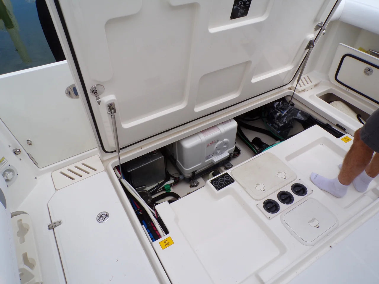2014 Boston Whaler 345 CONQUEST 35.0 feet, Naples, FL #41
