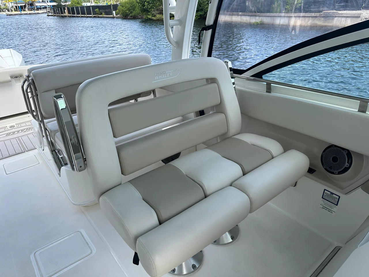 2023 Boston Whaler 320 VANTAGE 32.0 feet, Fort Myers, Florida #31