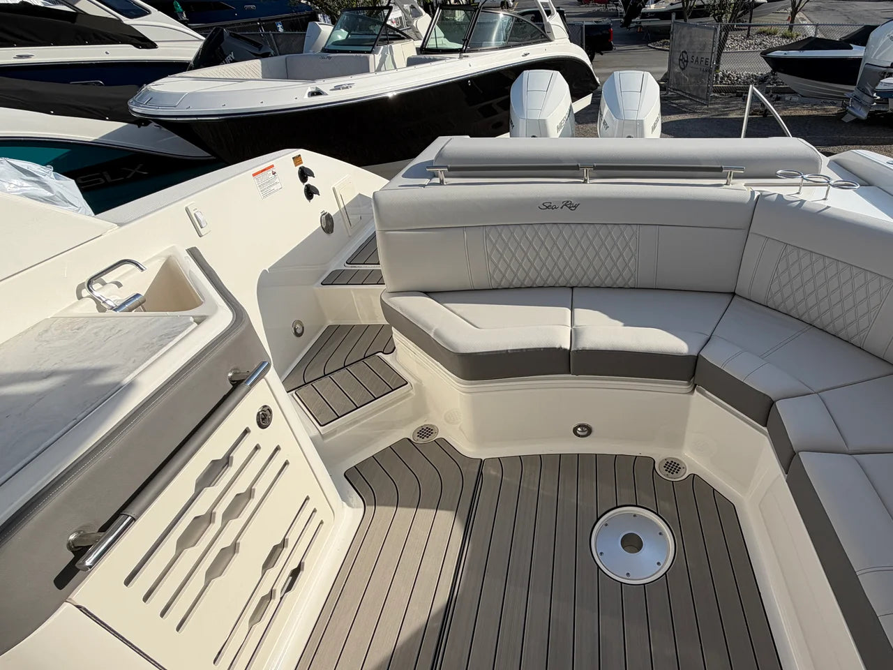 2026 Sea Ray SLX 310 Outboard 31.0 feet, Grasonville, Maryland #17