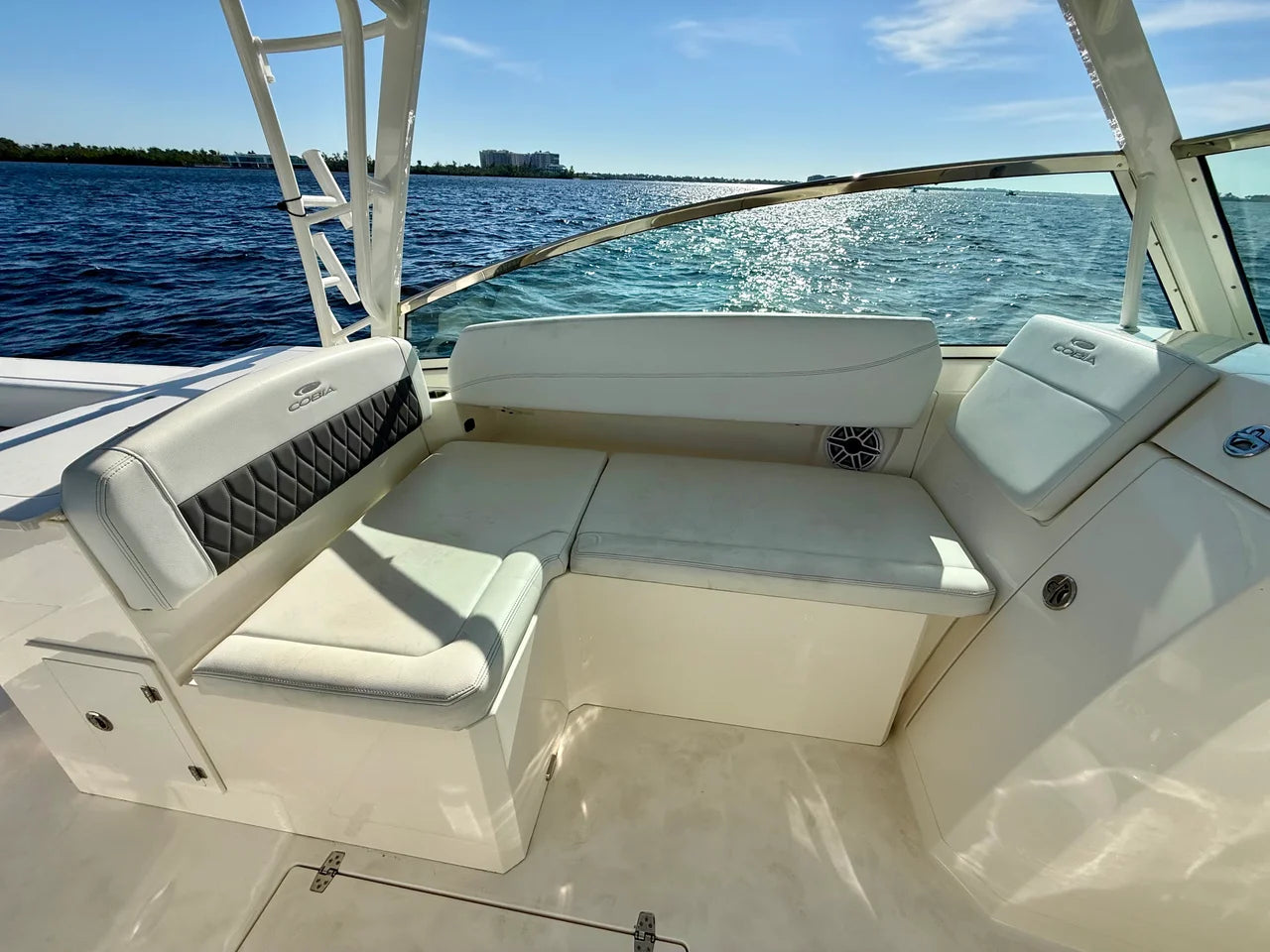 2022 Cobia 330 DUAL CONSOLE 33.0 feet, Fort Myers, Florida #34