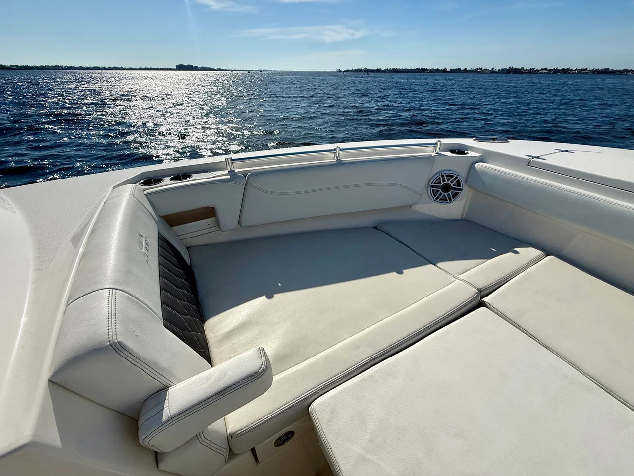2022 Cobia 330 DUAL CONSOLE 33.0 feet, Fort Myers, Florida #55