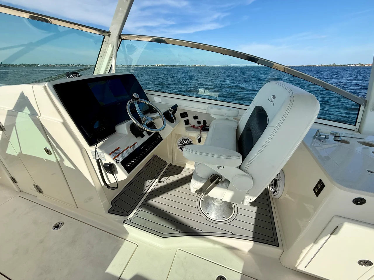 2022 Cobia 330 DUAL CONSOLE 33.0 feet, Fort Myers, Florida #42