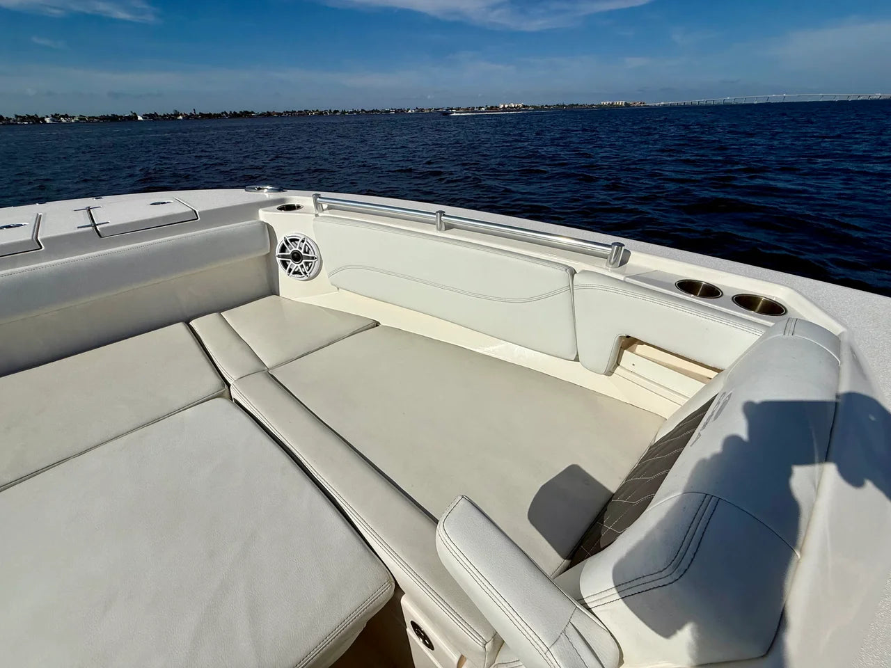 2022 Cobia 330 DUAL CONSOLE 33.0 feet, Fort Myers, Florida #54