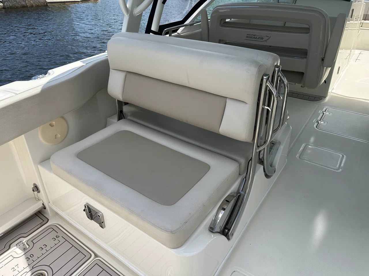 2023 Boston Whaler 320 VANTAGE 32.0 feet, Fort Myers, Florida #17