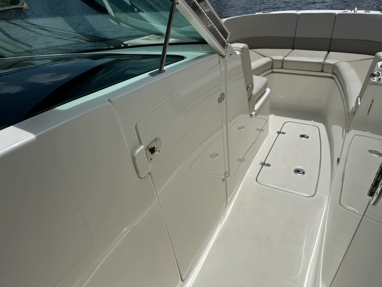 2023 Boston Whaler 320 VANTAGE 32.0 feet, Fort Myers, Florida #44