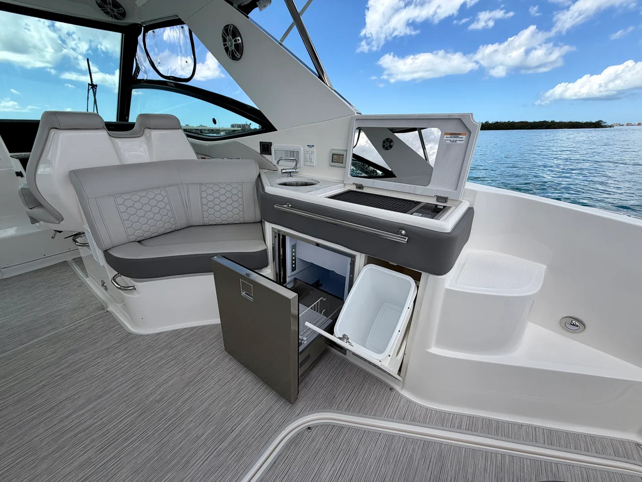 2025 Sea Ray 320 SUNDANCER OB 32.0 feet, Sarasota, Florida #30