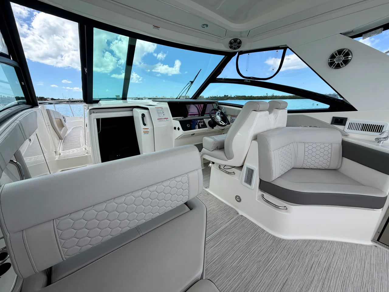 2025 Sea Ray 320 SUNDANCER OB 32.0 feet, Sarasota, Florida #33