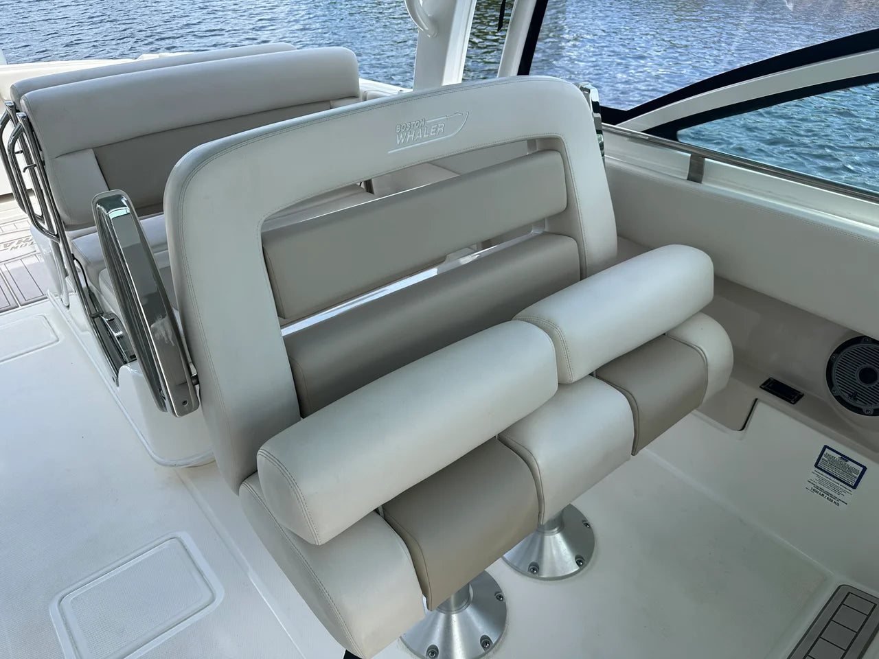 2023 Boston Whaler 320 VANTAGE 32.0 feet, Fort Myers, Florida #30