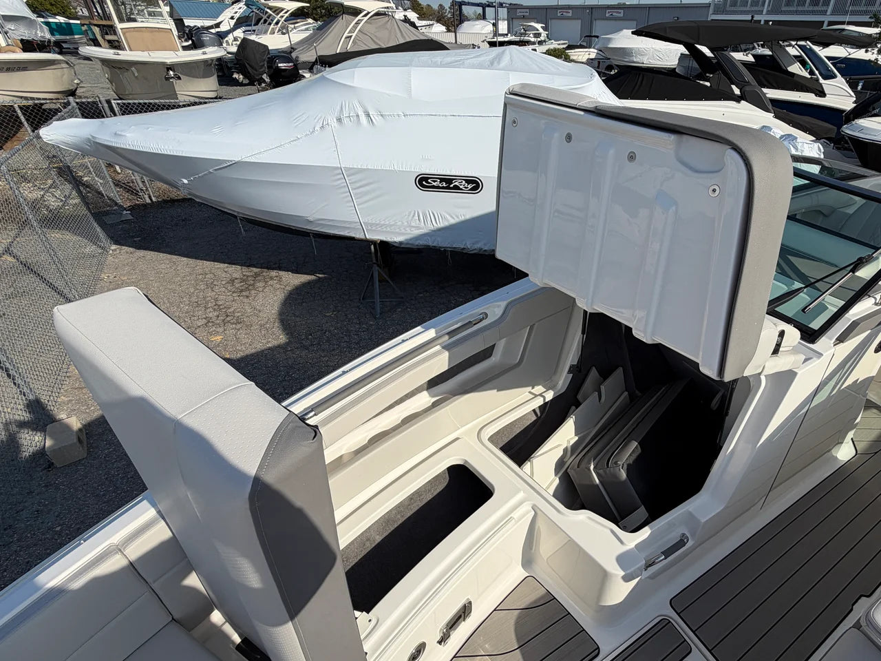 2026 Sea Ray SLX 310 Outboard 31.0 feet, Grasonville, Maryland #44
