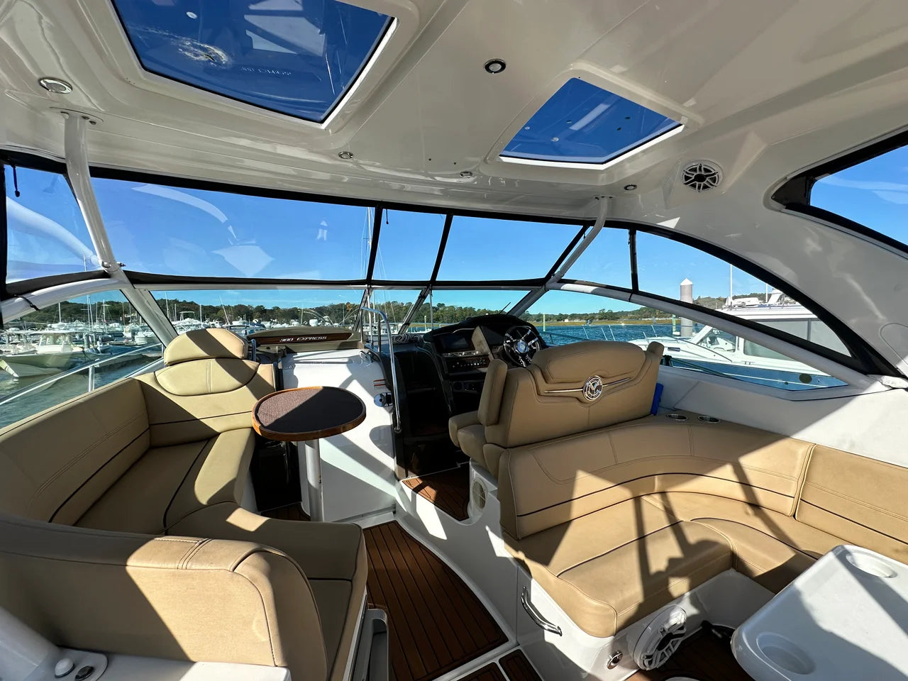 2014 Cruisers Yachts 380 EXPRESS 38.0 feet, Danvers, Massachusetts #9