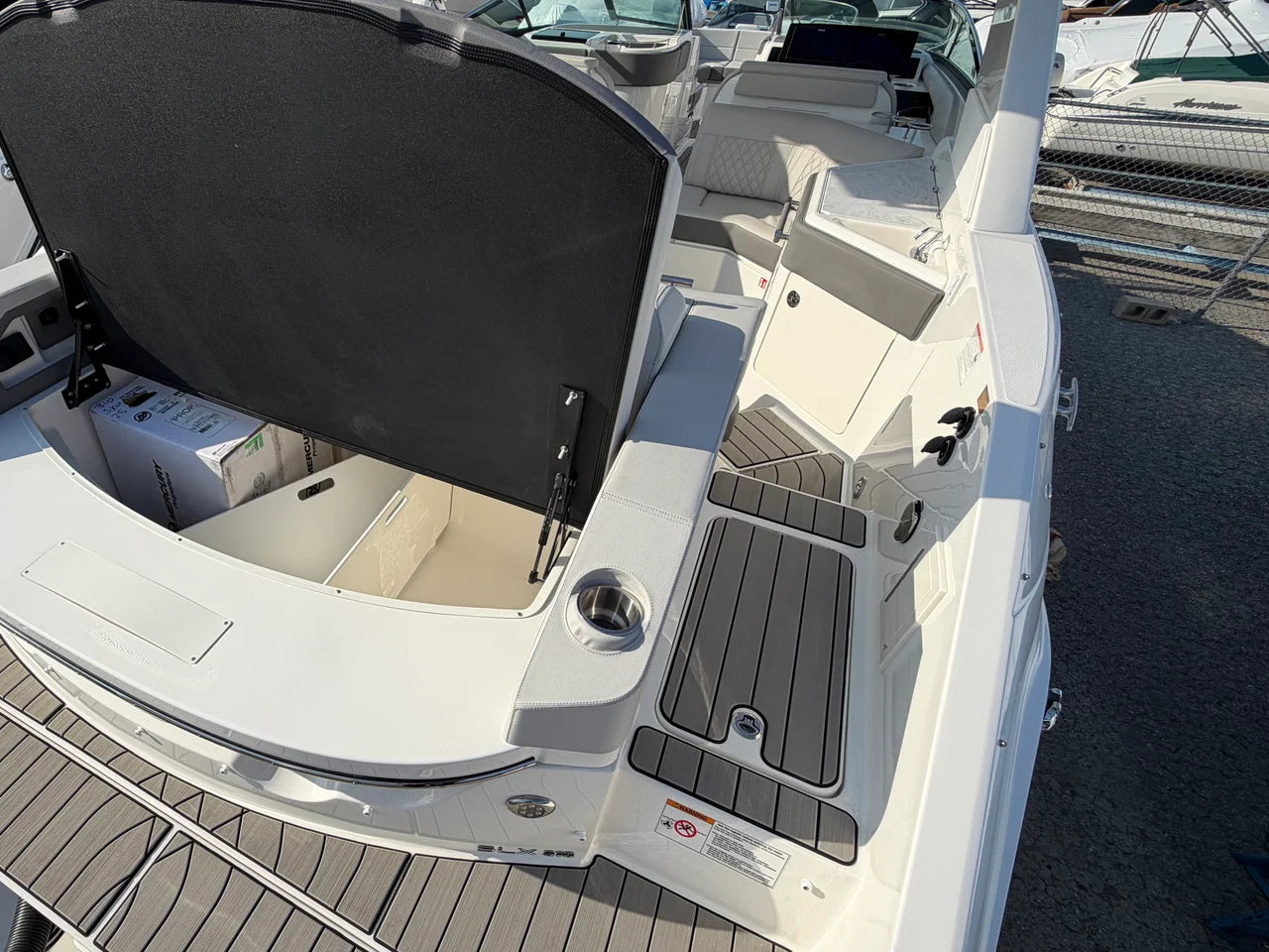 2026 Sea Ray SLX 310 Outboard 31.0 feet, Grasonville, Maryland #7