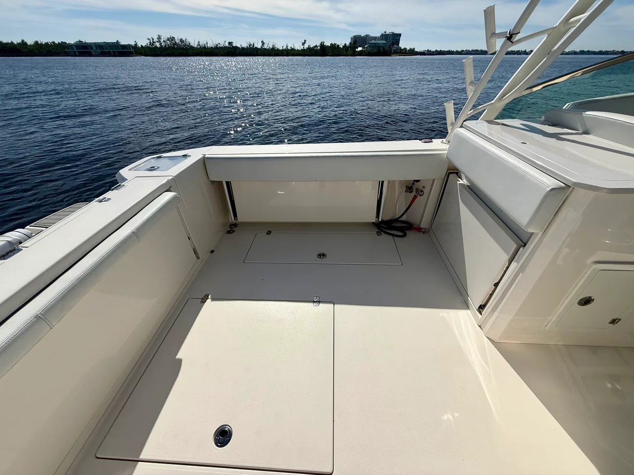 2022 Cobia 330 DUAL CONSOLE 33.0 feet, Fort Myers, Florida #26