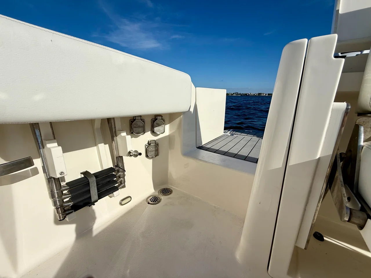 2022 Cobia 330 DUAL CONSOLE 33.0 feet, Fort Myers, Florida #20
