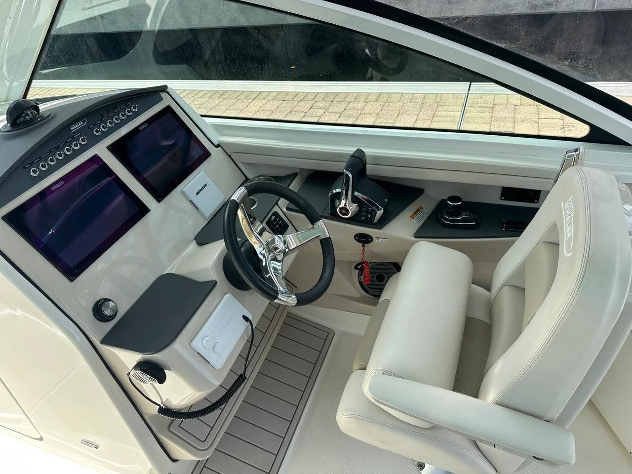 2023 Boston Whaler 320 VANTAGE 32.0 feet, Fort Myers, Florida #25