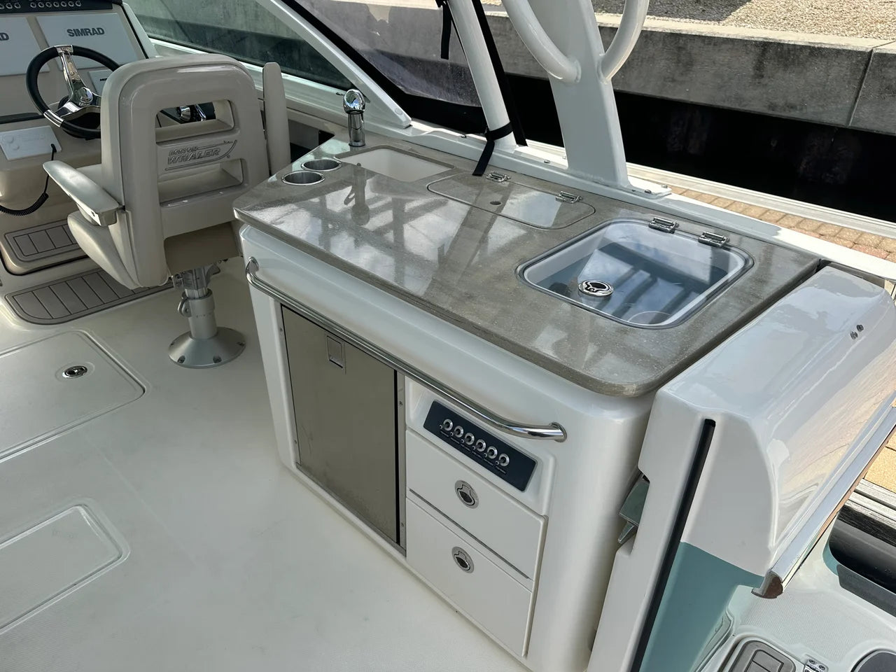 2023 Boston Whaler 320 VANTAGE 32.0 feet, Fort Myers, Florida #19