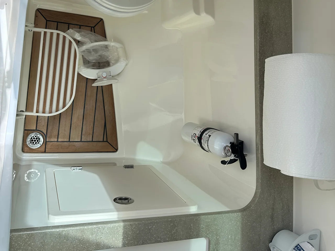 2023 Boston Whaler 320 VANTAGE 32.0 feet, Fort Myers, Florida #43