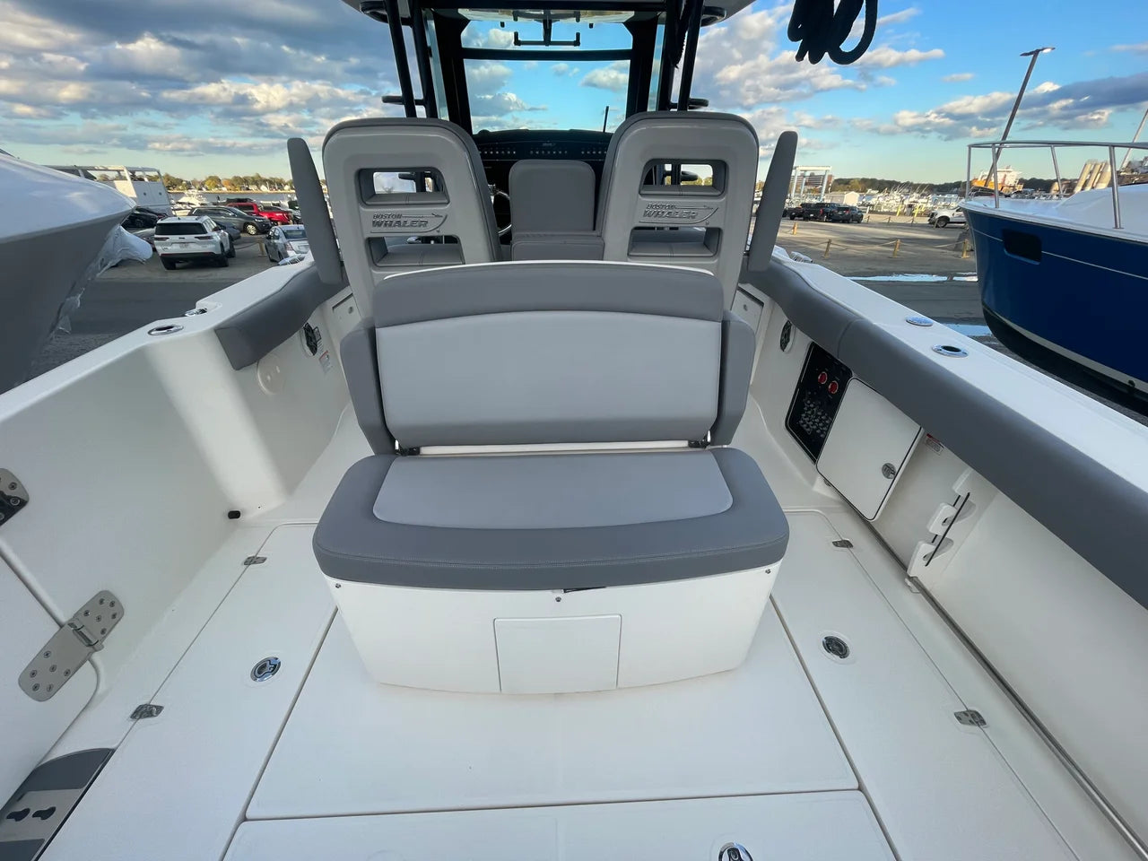 2025 Boston Whaler 330 OUTRAGE 33.0 feet, Quincy, MA #13
