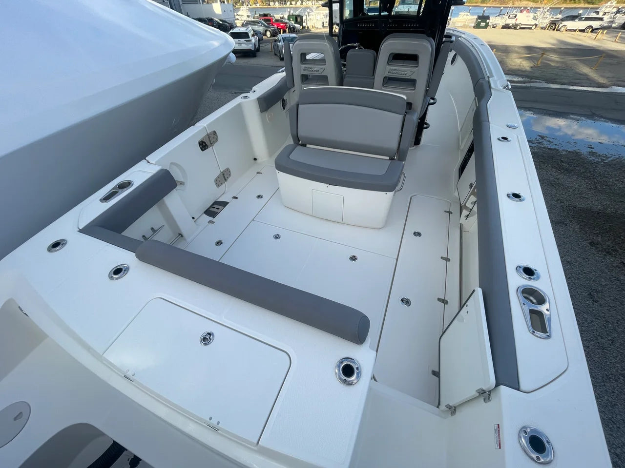 2025 Boston Whaler 330 OUTRAGE 33.0 feet, Quincy, MA #6